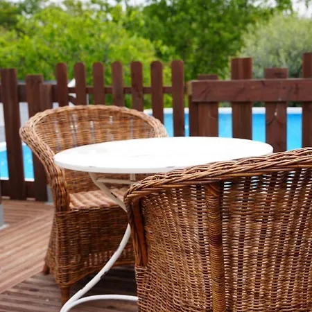 Holiday home Maison De Vacances Le Jardin De Carmen Labeaume
